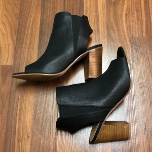 Crown Vintage open toe booties